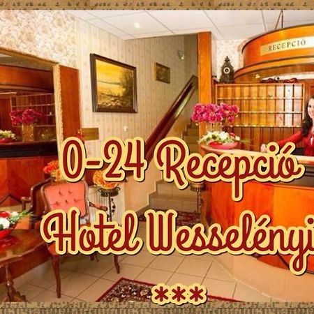 Hotel Wesselenyi เยอร์ ภายนอก รูปภาพ